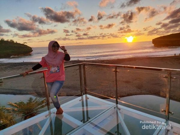Spot Baru, Ini Tiara Hills Selfie Deck di Pacitan