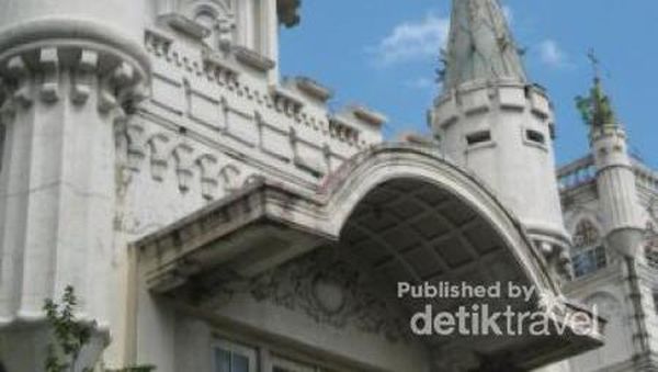 Sst, Ada Bangunan Seperti Kastil di Yogyakarta!