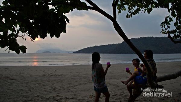 Sst, Ada Pantai Perawan di Jember