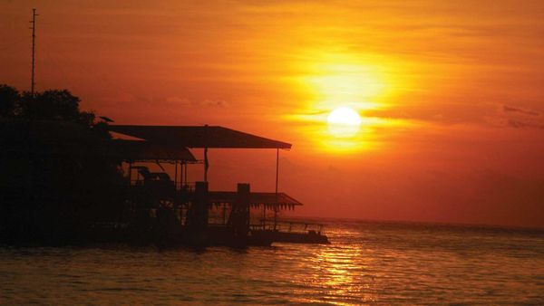 Sst! Ada Tebing Cantik Pinggir Laut di Klungkung, Bali