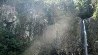 Suara Air Terjun yang Terdengar Seperti Auman Harimau