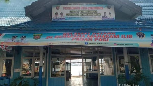 Suasana Menjelang Senja di Dermaga Sungai Mahakam