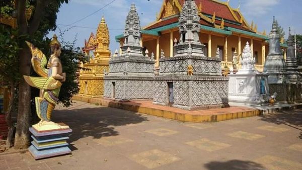 Suasana Tenang di Temple Kera Phnom Penh