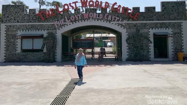Sudah Main ke Istana di Kaki Gunung Merapi Ini?