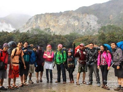 Sudut-sudut Cantik Gunung Papandayan di Garut