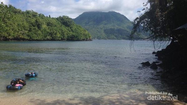 Sulamadaha, Pantai dengan Air Sebening Kaca di Ternate