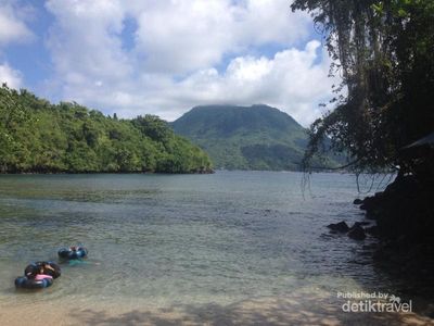 Sulamadaha, Pantai dengan Air Sebening Kaca di Ternate
