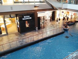 Sungai Mini di Marina Bay