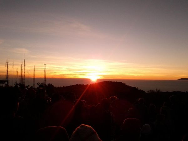 Sunrise Terbaik Muncul dari Tengger