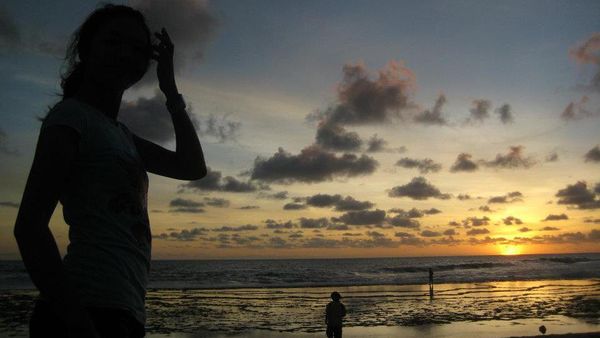 Sunset Cantik Lahir di Pantai Ngrenehan, Yogya