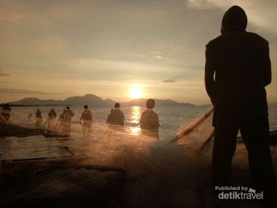 Sunset Memikat Pantai Kampung Jawa Tapi di Aceh