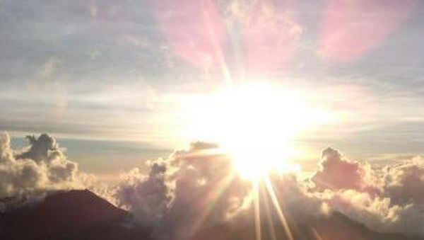 Sunset & Sunrise Menawan dari Gunung Prau, Dieng