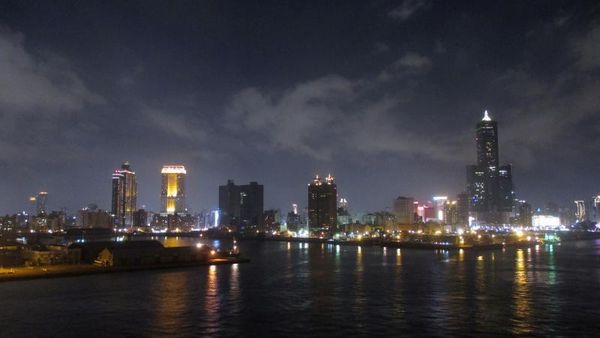 Syahdunya Malam di Kota Kaohsiung