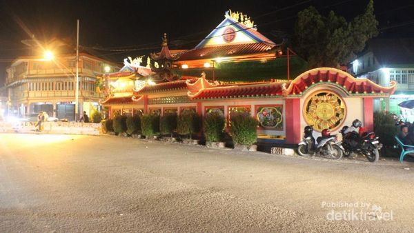 Syahdunya Singkawang di Malam Hari