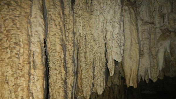 Tak Cuma Pantai, Labuan Bajo Juga Punya Gua Indah