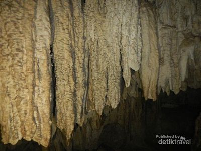 Tak Cuma Pantai, Labuan Bajo Juga Punya Gua Indah