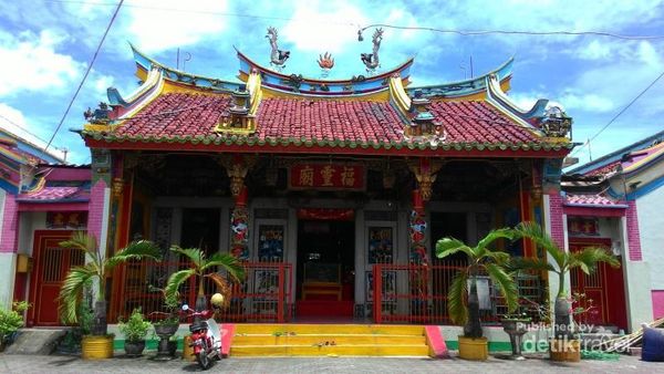 Tak Cuma Semarang, Yogyakarta Juga Punya Kelenteng Keren!