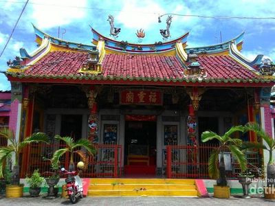 Tak Cuma Semarang, Yogyakarta Juga Punya Kelenteng Keren!