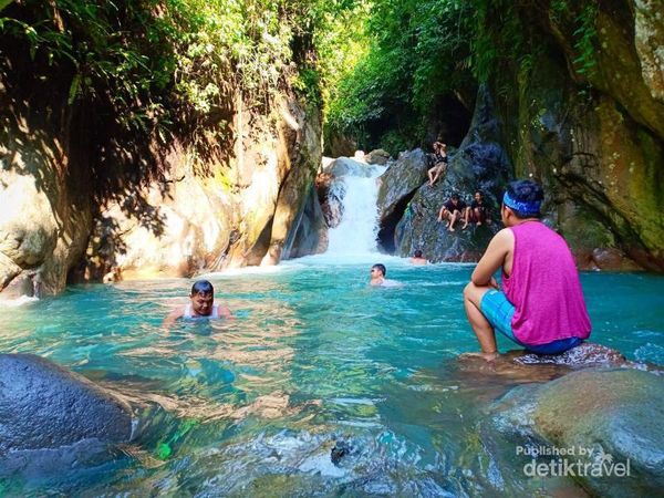 Tak Jauh dari Jakarta, Ada 2 Curug Cantik Ini