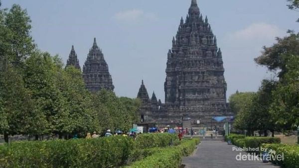 Tak Pernah Bosan Lihat Cantiknya Candi Prambanan