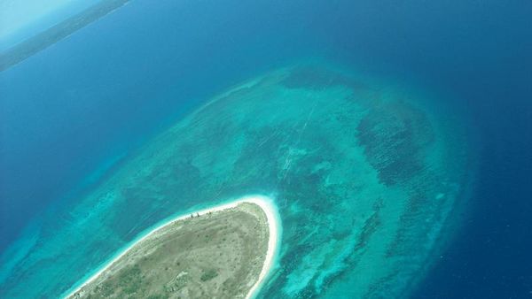 Takjub dengan Keindahan Flores dari Ketinggian