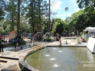 Taman Kekinian di Bandung, Ada Gembok Cintanya