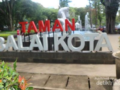 Taman Labirin yang Nggak Bikin Nyasar