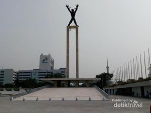 Taman Lapangan Banteng Kini Makin Asyik Buat Olahraga