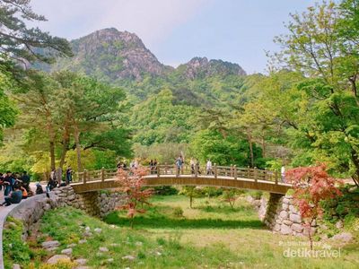 Taman Nasional Korea Ini Sangat Kental dengan Sentuhan Agama dan Budaya