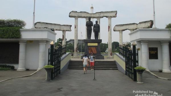 Taman Tugu Pahlawan Kebanggaan Arek Suroboyo