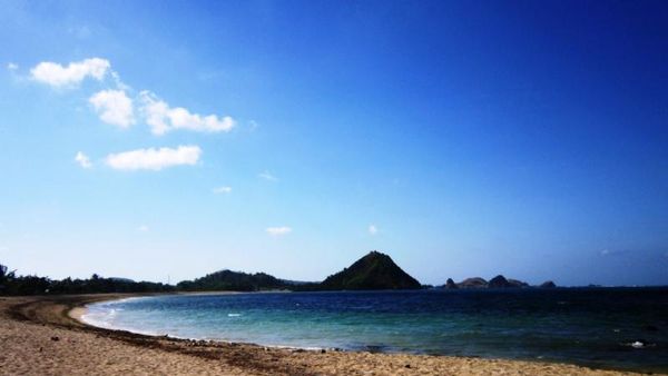 Tanjung Aan & Aneka Pantai Cantik di Lombok