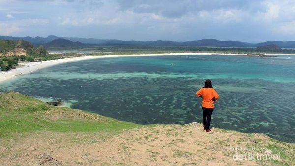 Tanjung Aan dan Bukit Merese yang Menakjubkan