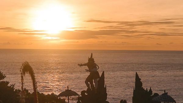 Tari Kecak, Sunset & Pura Uluwatu di Bali
