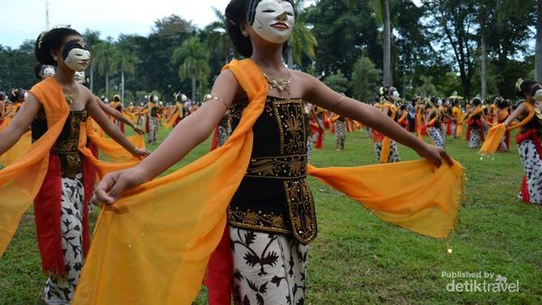 Tari Topeng Endel dari Tegal Nan Gemulai
