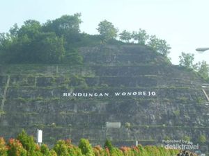 Teduhnya Bendungan Wonorejo