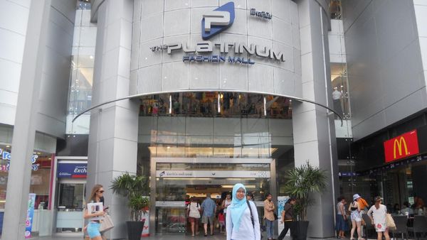 Tempat di Bangkok yang Bikin Kalap Belanja