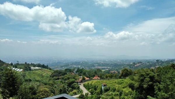 Tempat Makan dengan Pemandangan Cantik di Lembang