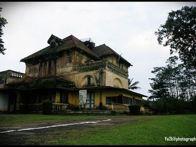 Terbawa ke Masa Lalu di Gedung Kuning, Semarang