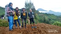 Terbuai Indahnya Gunung Prau di Wonosobo