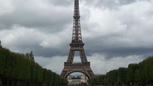 Terbuai Romantisme Eiffel