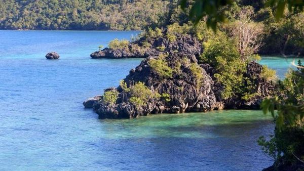 Tergoda Pesona Pulau Senja di Sultra