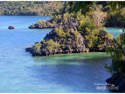 Tergoda Pesona Pulau Senja di Sultra