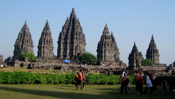 Terkagum-kagum Pesona Candi Hindu Terbesar Se-Asean