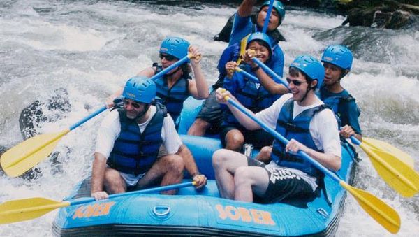 Terombang-ambing di Sungai Ayung