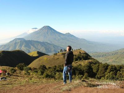Terpesona Indahnya Gunung Prau & Telaga Warna di Dieng