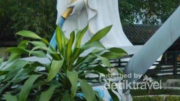 Terpesona Patung Dewi Kwan Im di Pattaya