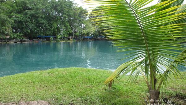 Tersihir Pesona Danau Hijau di Sumut