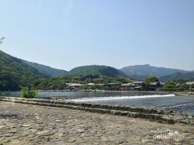 Togetsukyo, Jembatan dengan View Cantik di Kyoto