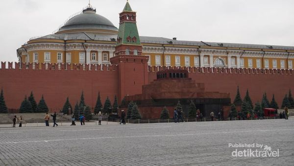 Tokoh Revolusioner Uni Soviet, Lenin Diawetkan di Sini