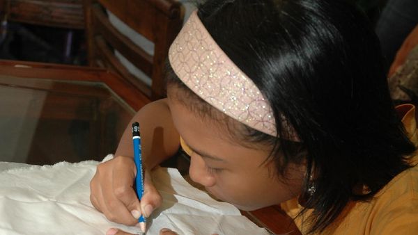 Traveling ke Solo, Membatik di Laweyan Yuk!